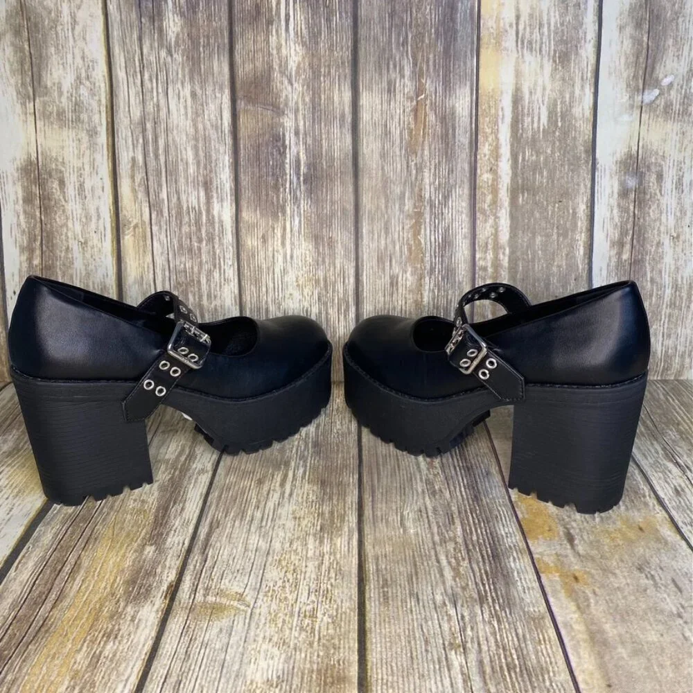 Gothic Y2K Punk Rock Chunky 2 in Platform 4 in Heel Women's size 9